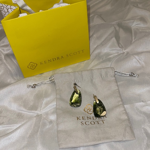 Kendra Scott - Picture 1 of 2